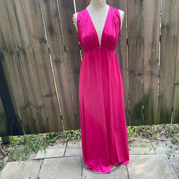 Vintage 70s VANITY FAIR FUCHSIA Grecian Goddess Antron Nylon Gown 34 Small - Picture 1 of 7